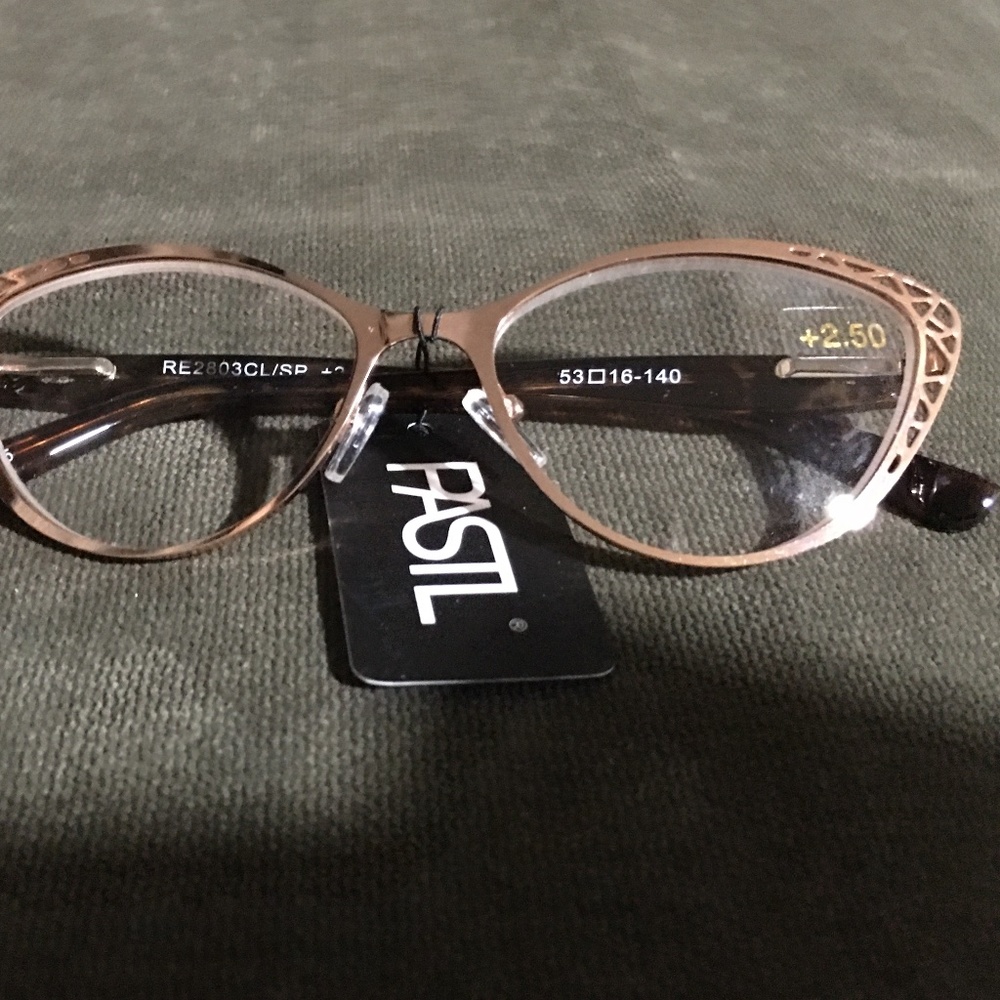 Gold tone eyeglasses